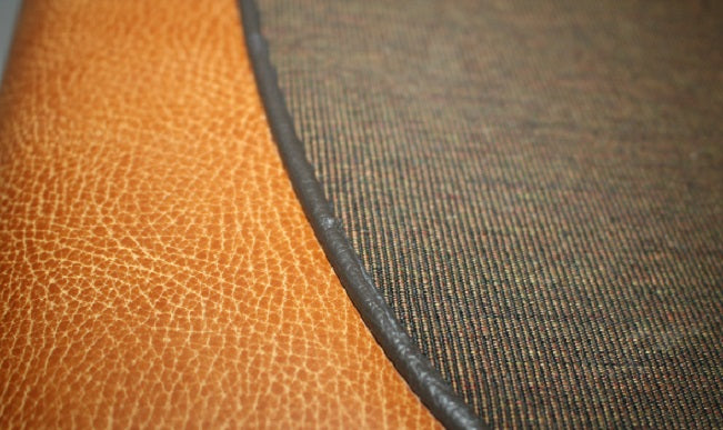 Scout Boats 350 XLF Brisa Vinyl/Chocolate Fabric Port Helm Seat