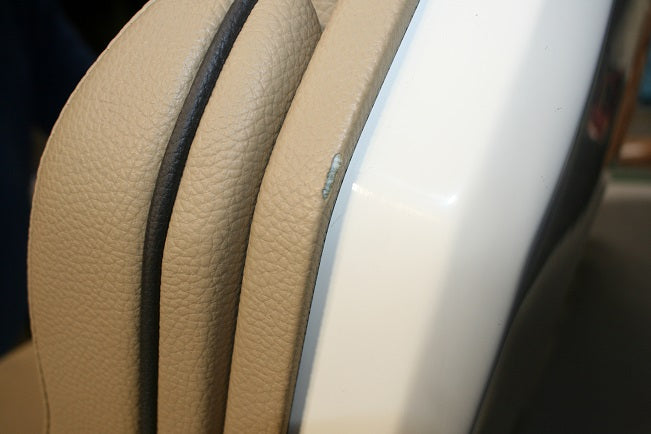 Scout Boats 350 LXF Double Tan & Cream Helm Seat