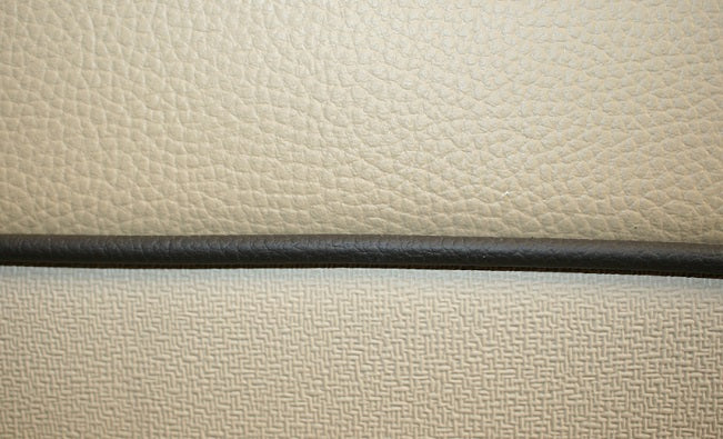 Scout Boats 350 LXF Double Tan & Cream Helm Seat