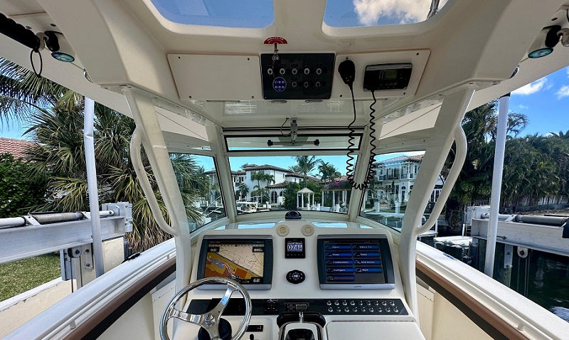 Scout Boats 320/345 XSF Walkaround Pilot House Center Console Windshield HW1741