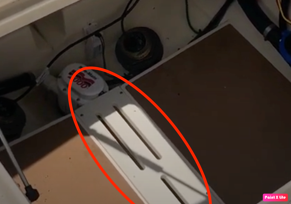 Scout Boats 320 LXF Aft Bilge Drain Grate 191387-404709