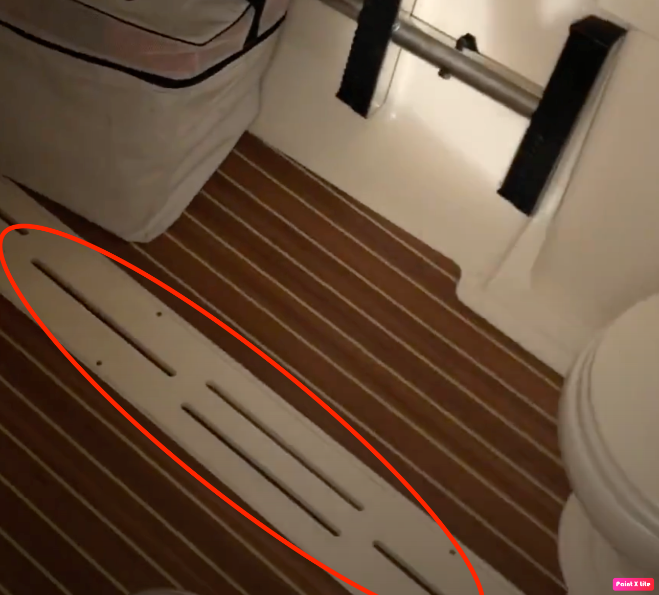 Scout Boats 320 LXF Interior Drain Grate 191387-404708